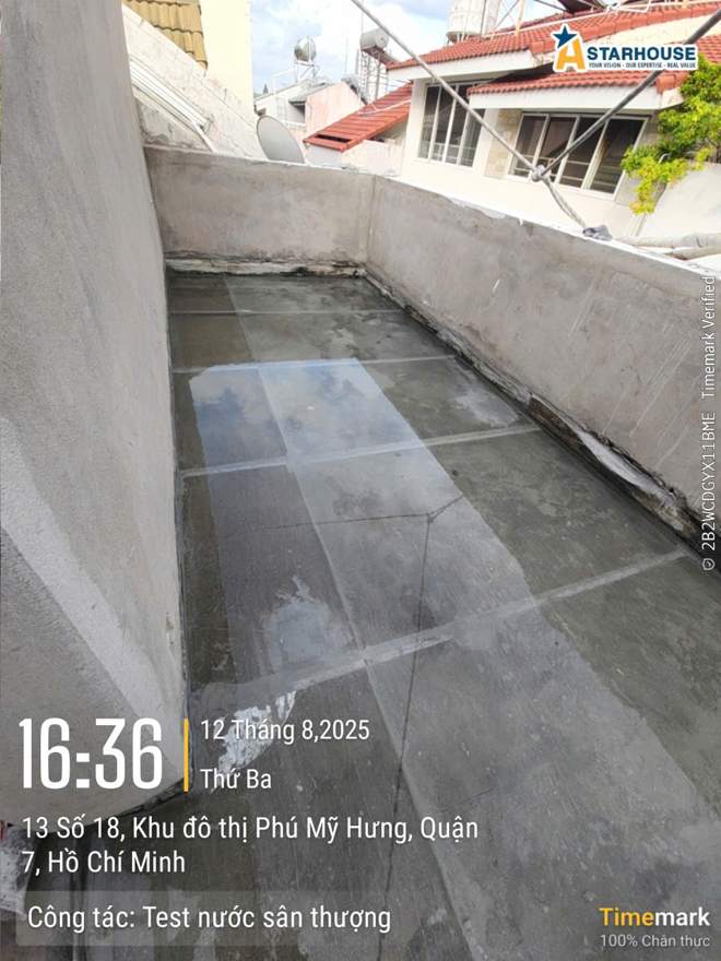 Ngâm nước thử sân thượng
