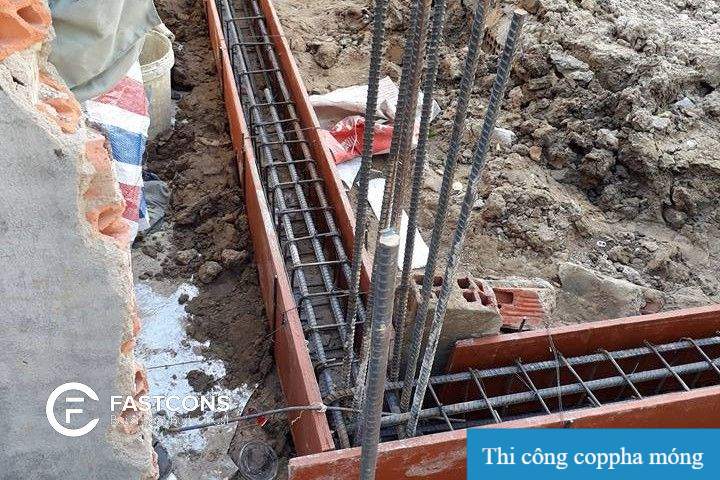 Cốp pha móng xây gạch, đã định vị trục