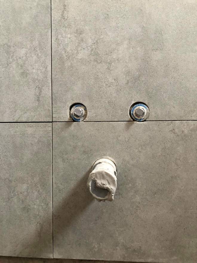 Khoét lỗ ống chờ bằng khoen, không đục