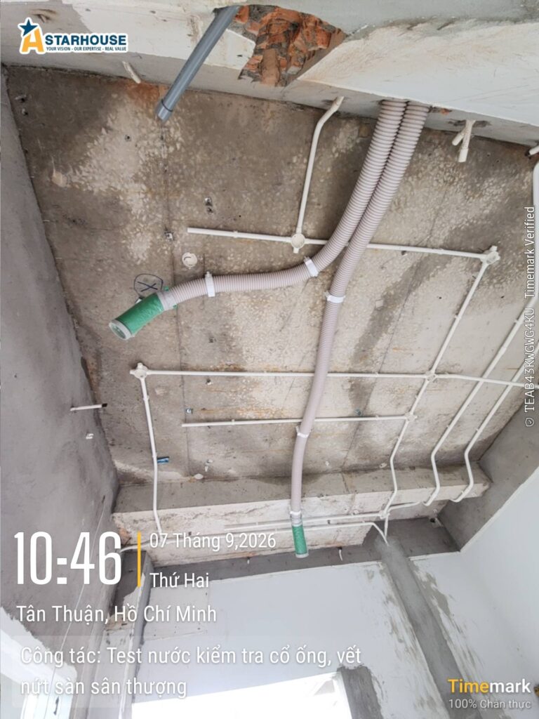 Hệ ống điện và thoát nước âm trần — chụp toàn tuyến trước khi đóng trần