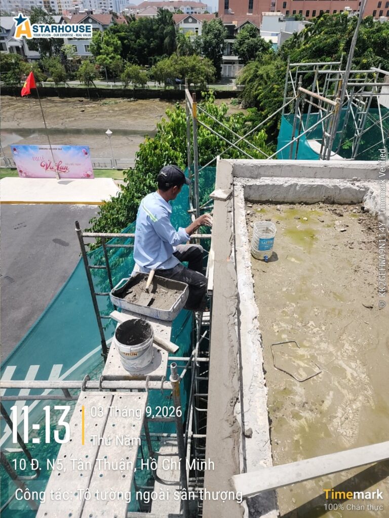 Tô tường ngoài sân thượng — lớp hoàn thiện mặt ngoài sau khi các lỗi đã xử lý xong