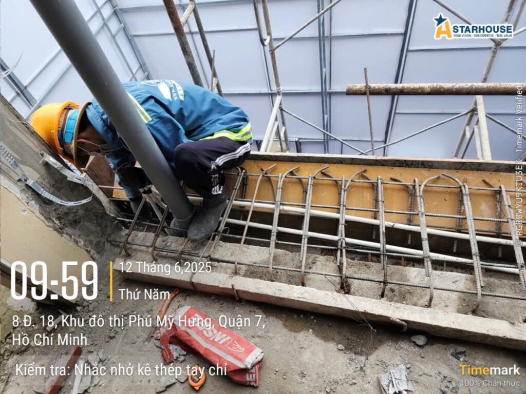 Kỹ sư kiểm tra tại chỗ