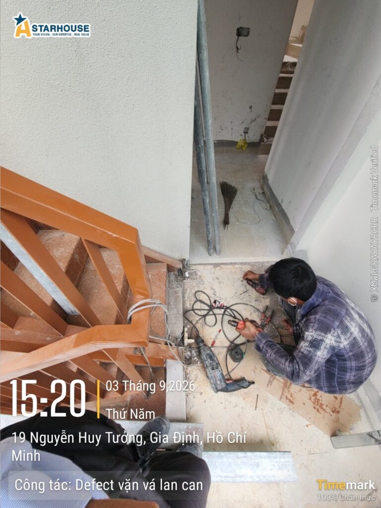 Lỗi lan can — kiểm tra liên kết chân trụ tại hiện trường