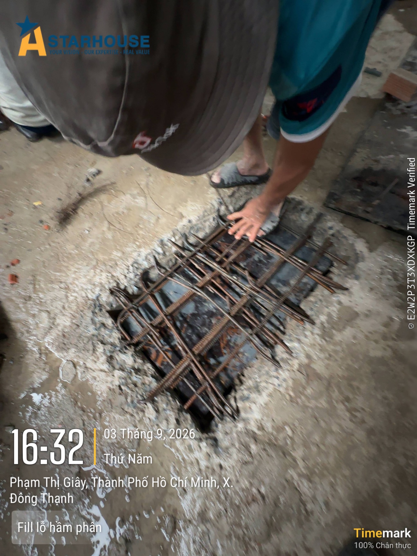 Fill lỗ hầm phân