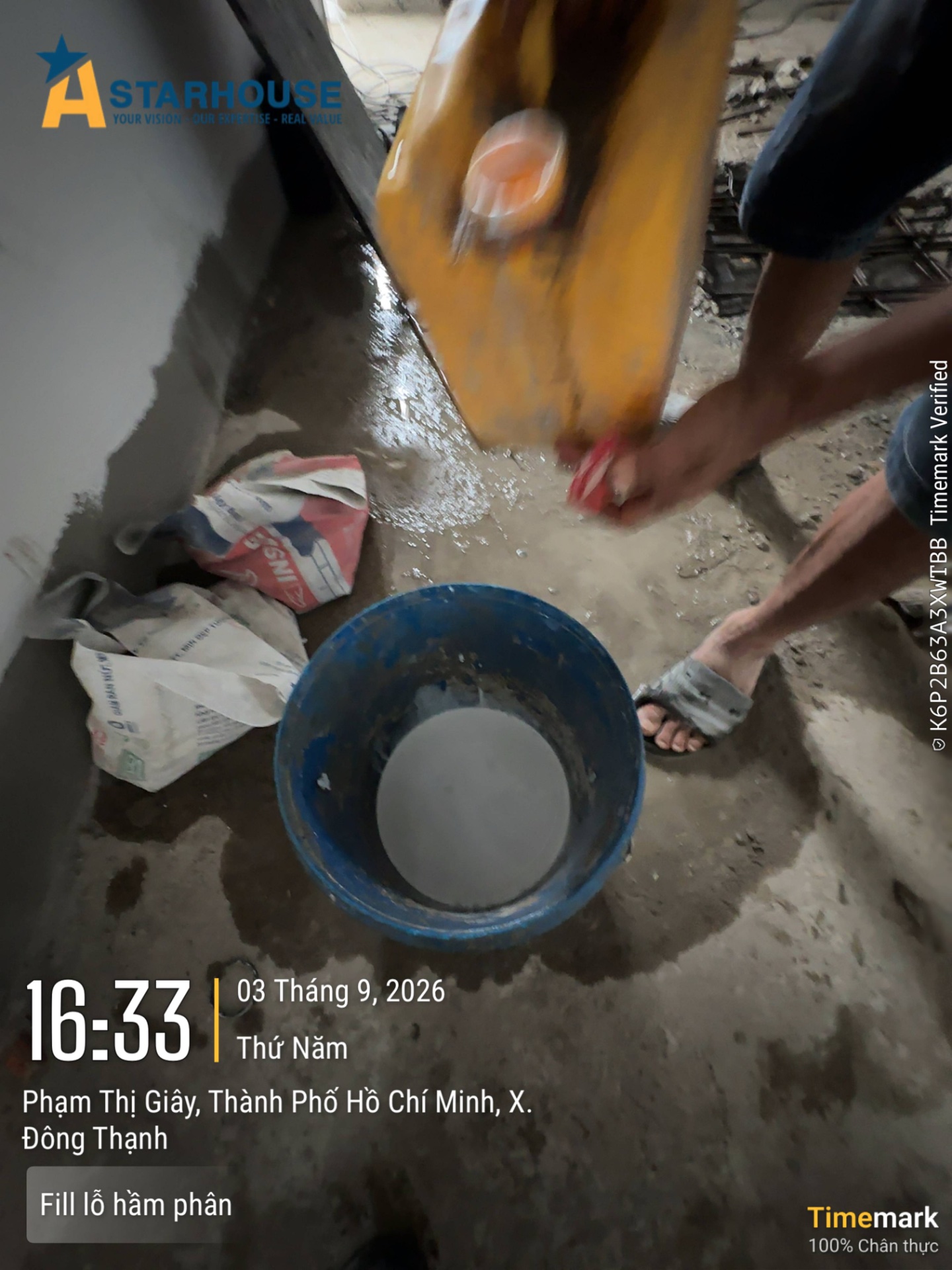 Fill lỗ hầm phân
