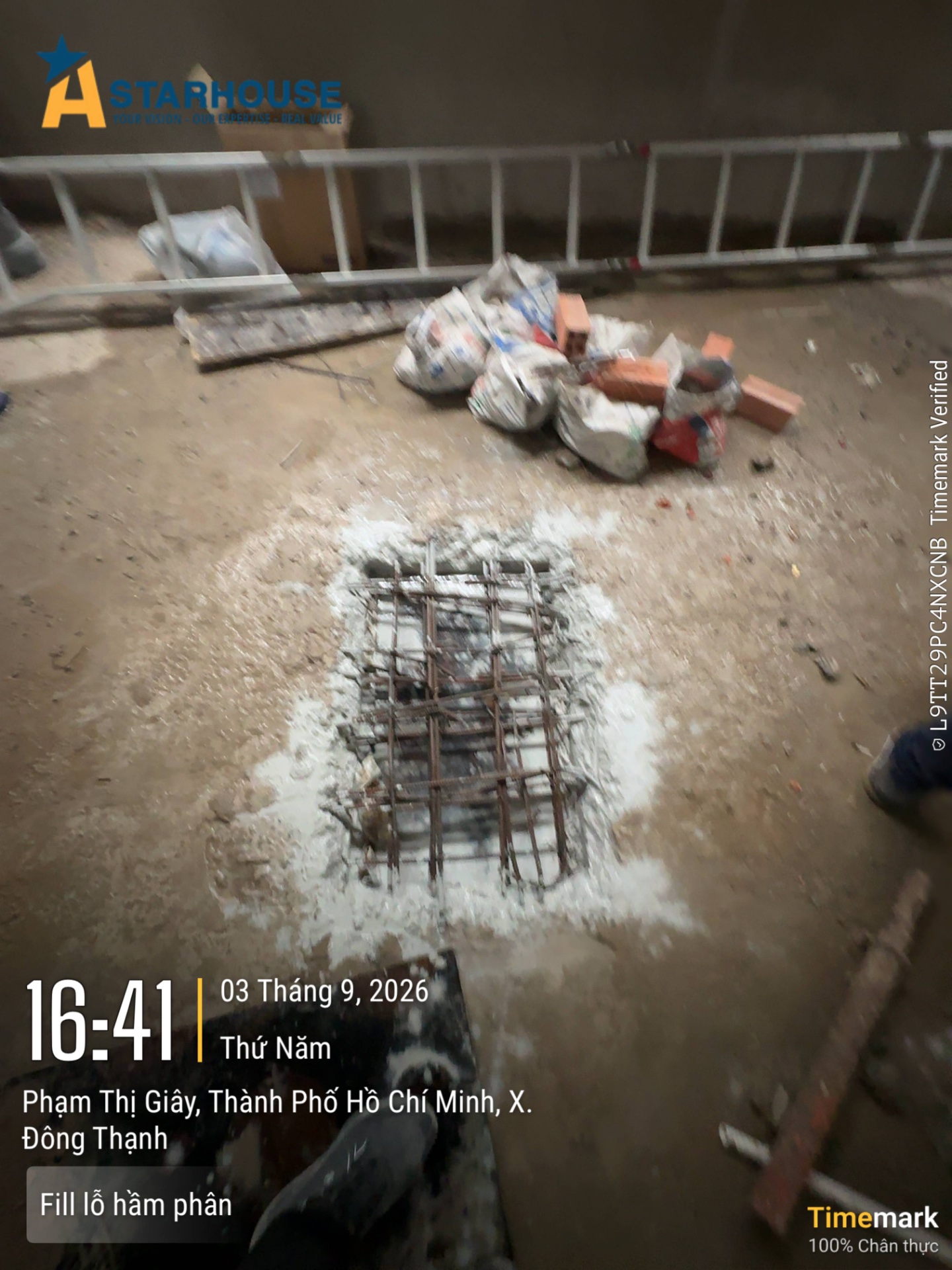 Fill lỗ hầm phân